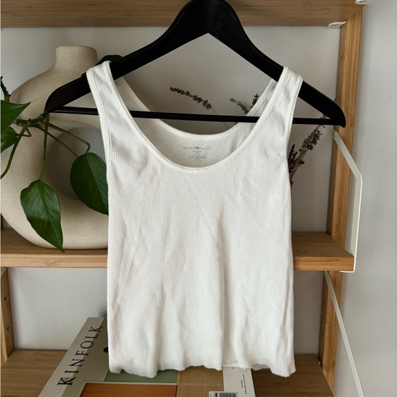 Brandy Melville Tops - Nwot brandy melville tank